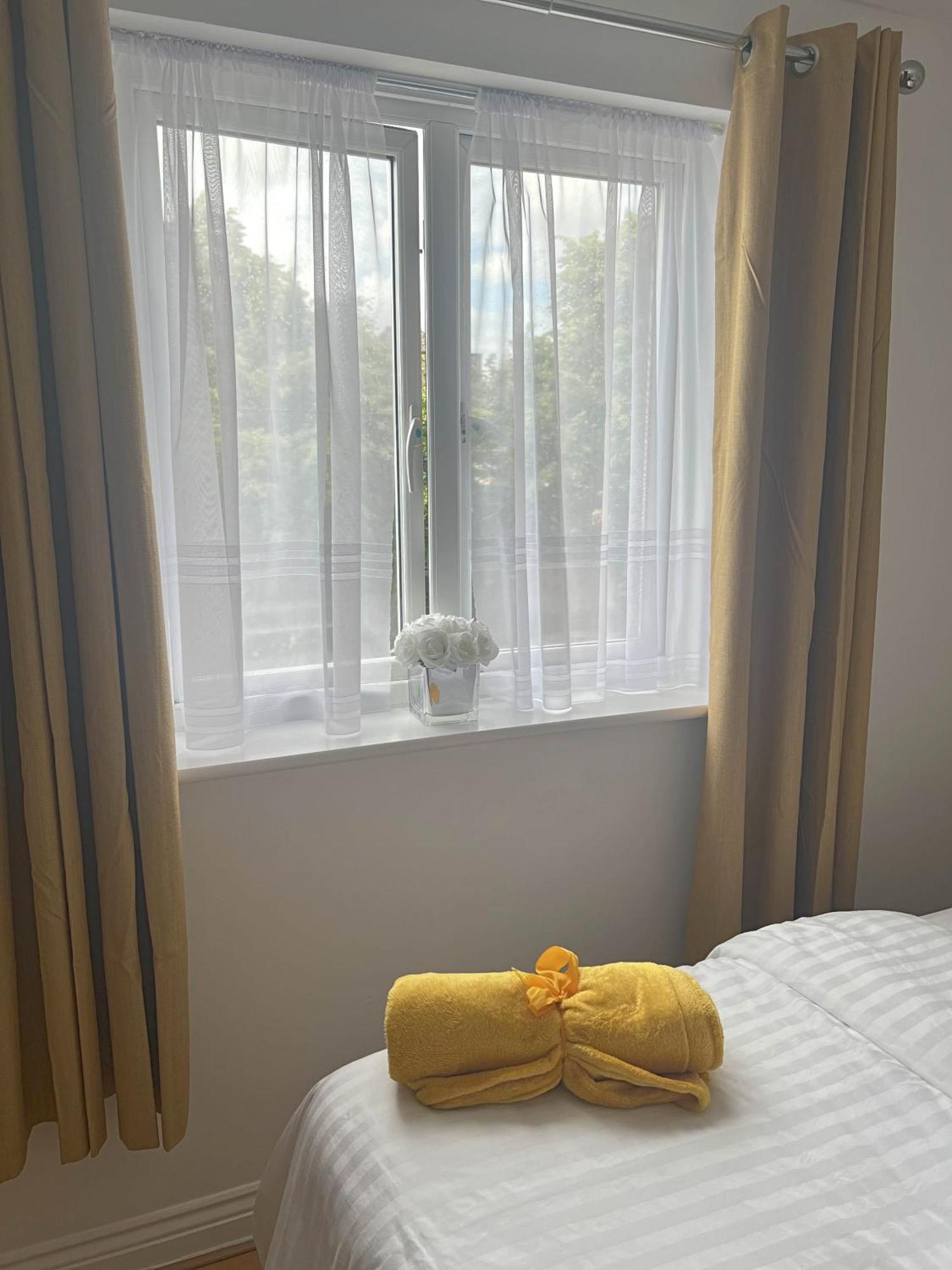 Luxury Rooms And An En-Suite Room With Free Wi-Fi Clarendon Way Colchester Exterior photo