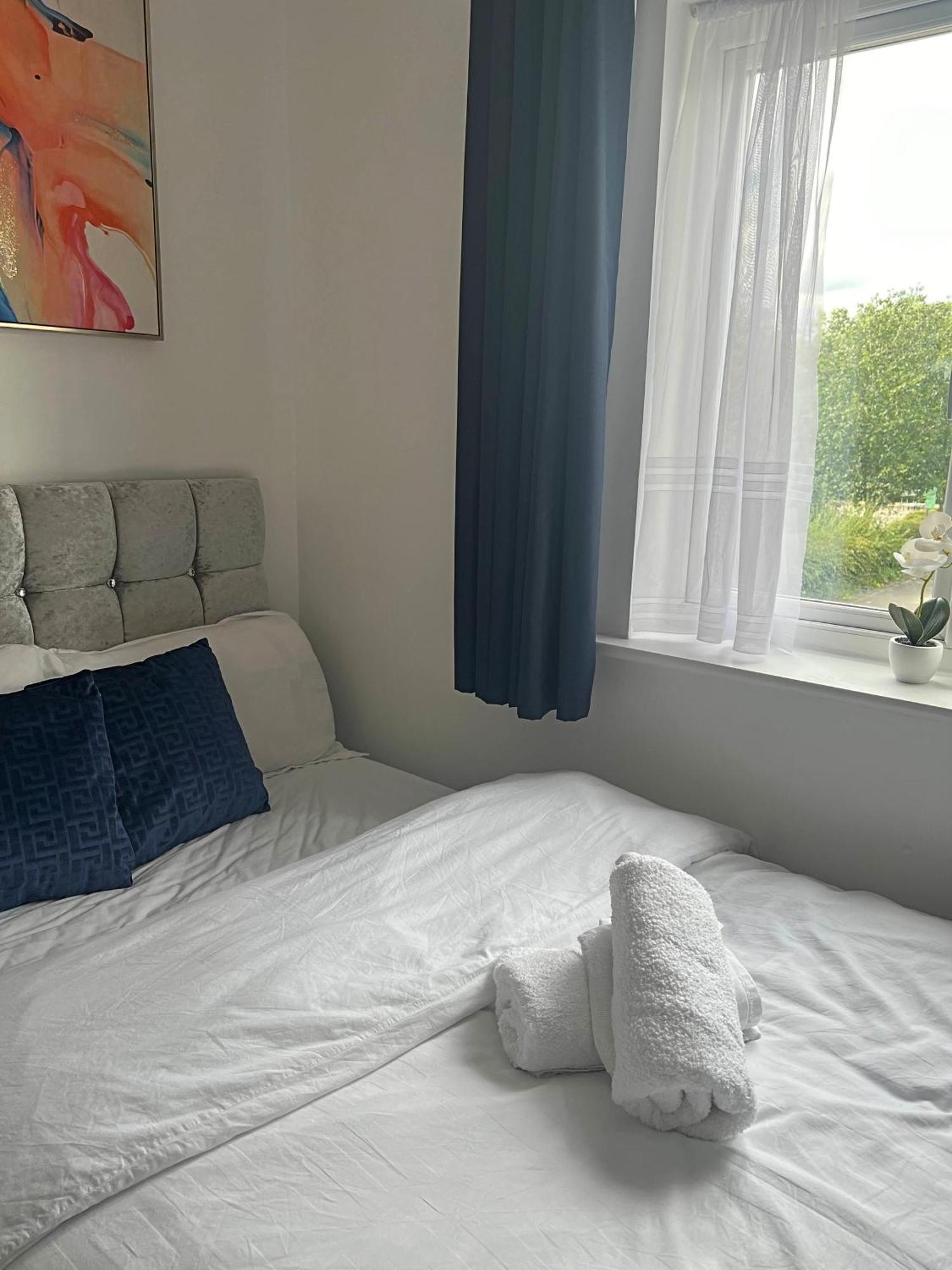 Luxury Rooms And An En-Suite Room With Free Wi-Fi Clarendon Way Colchester Exterior photo